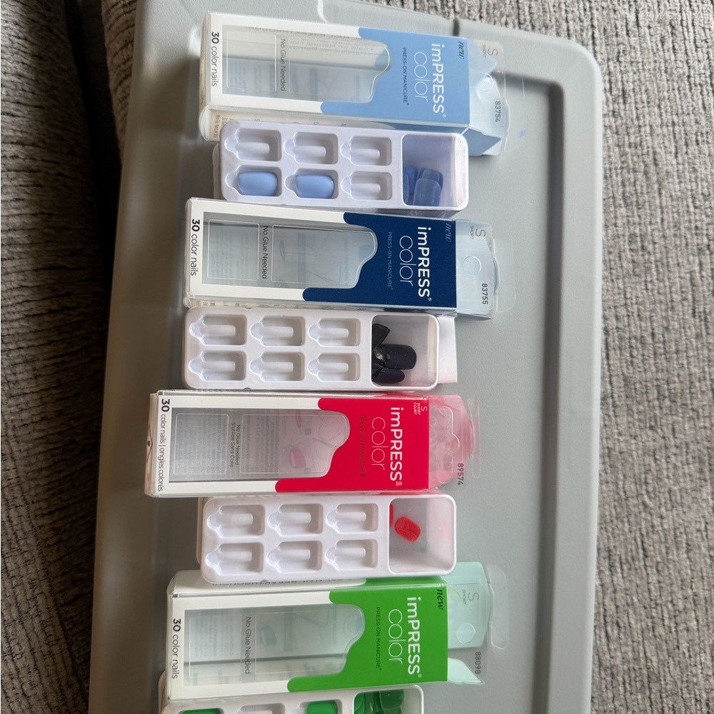 imPRESS Vibrant Press-On Nail Collection